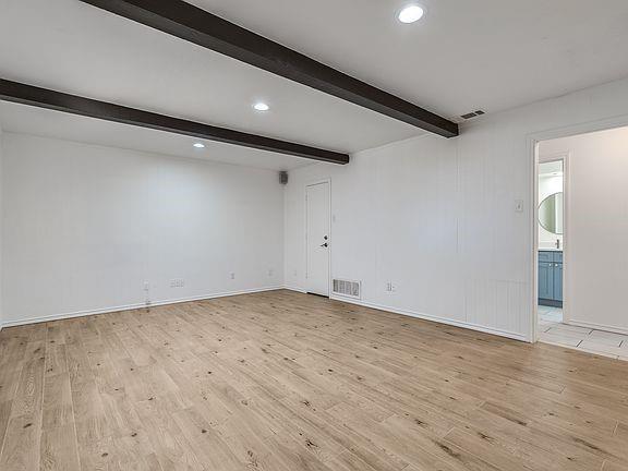 Building Photo - 9922 Hickory Crossing