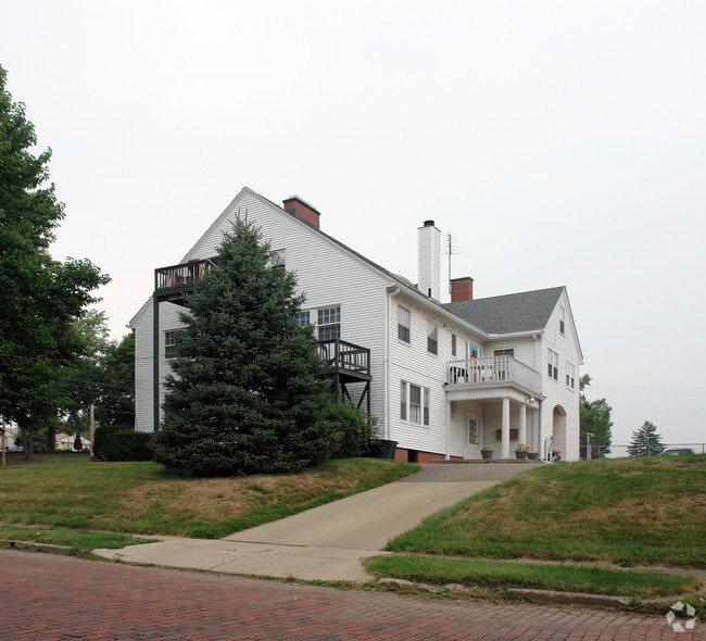 Building Photo - Ryder House