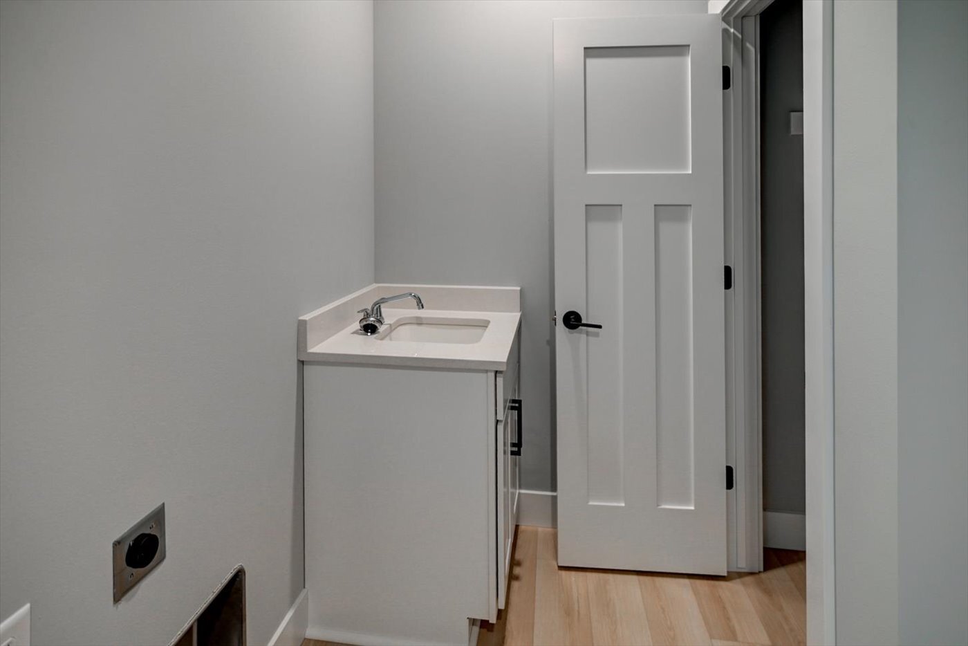 Building Photo - 2949 Blue Grass Dr