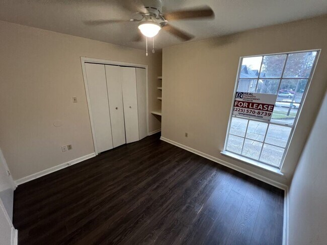 Building Photo - Brightside View