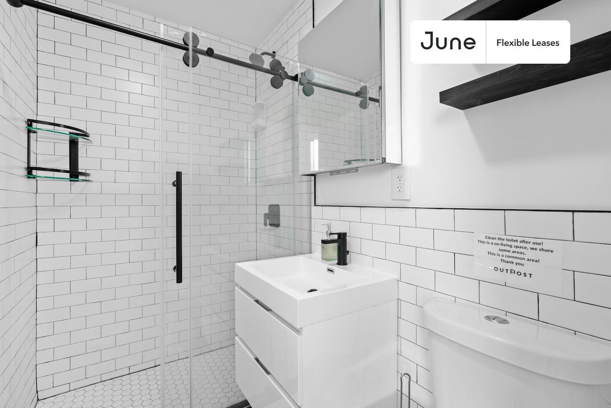 Building Photo - Prime Private ROOM in Bed-Stuy