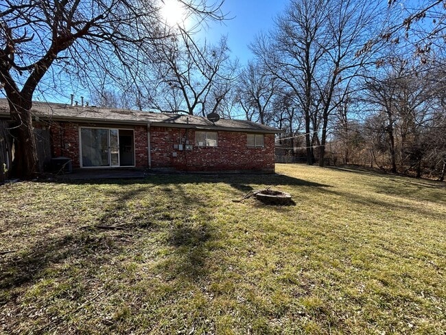 Building Photo - For Lease | Midtown Tulsa - Duplex | Avail...