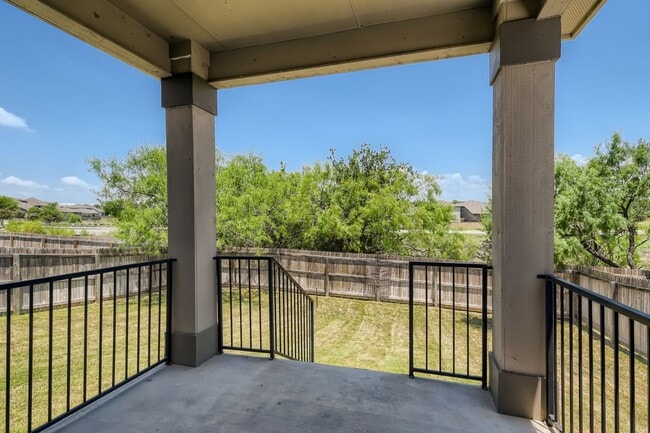 Building Photo - 3BR/2 Bath 1-Story on greenbelt, loads of extras!