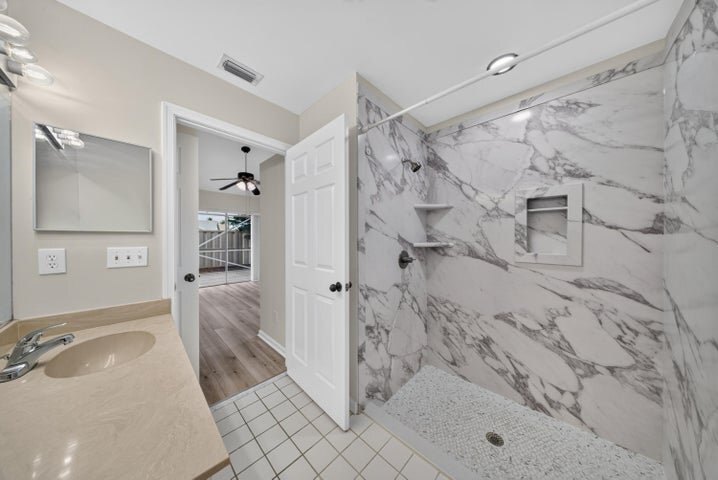 Building Photo - 119 Adobe Cir