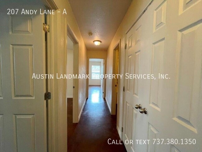 Building Photo - 207 Andy Ln