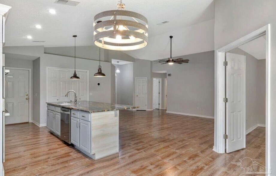 Building Photo - 6483 Heronwalk Dr
