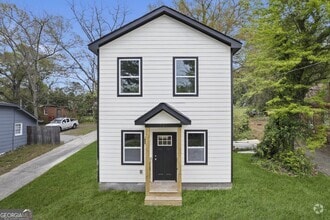 Building Photo - 771 Center St