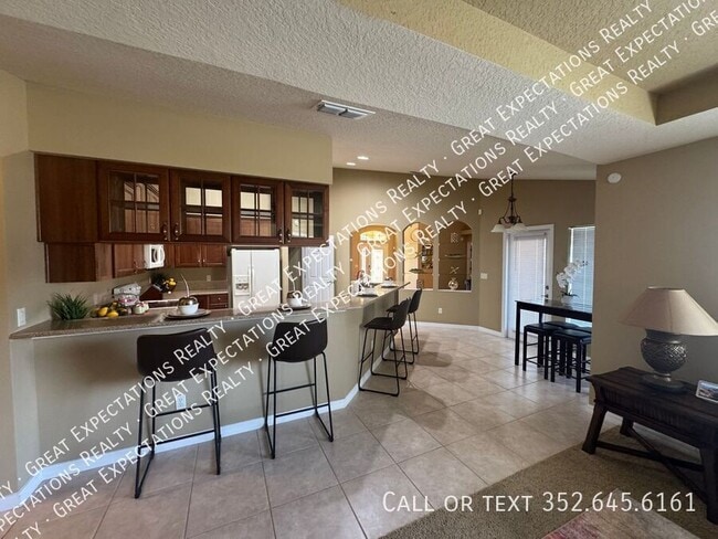 Building Photo - 5303 SW 88 Pl