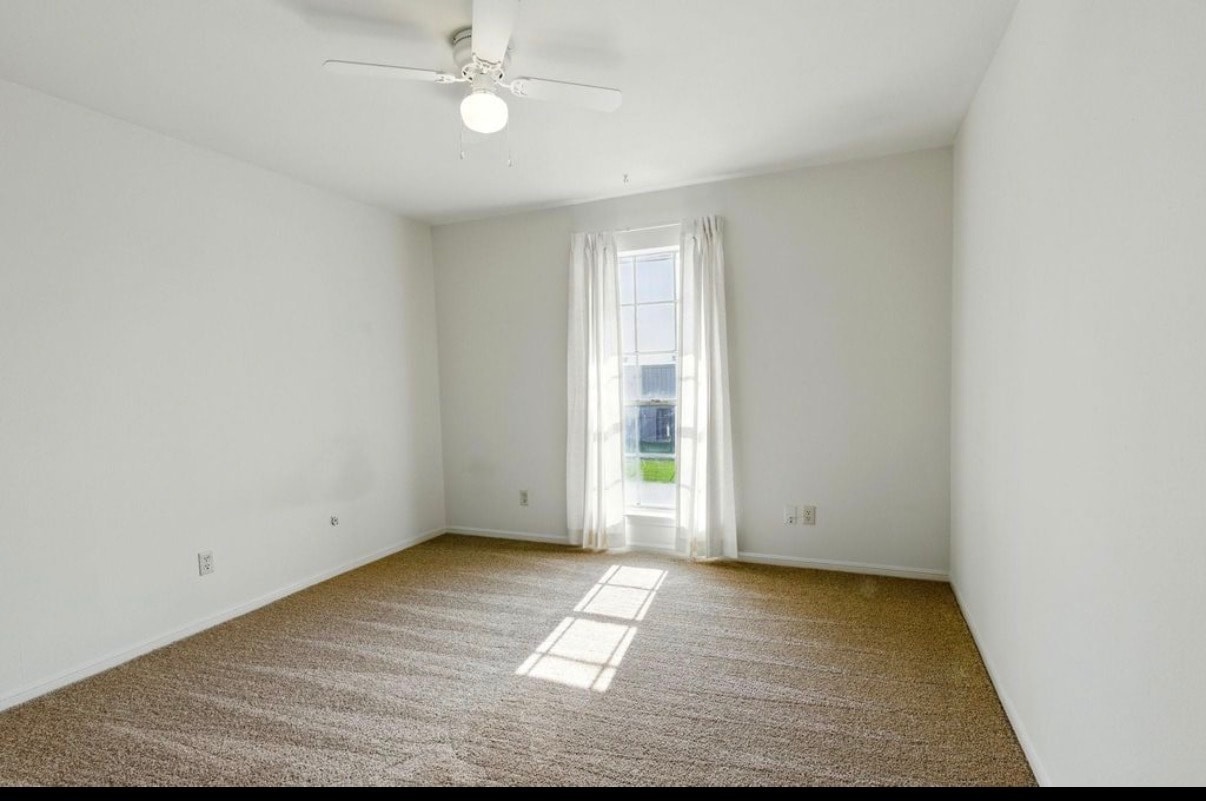 Bedroom - 9641 Hollock St