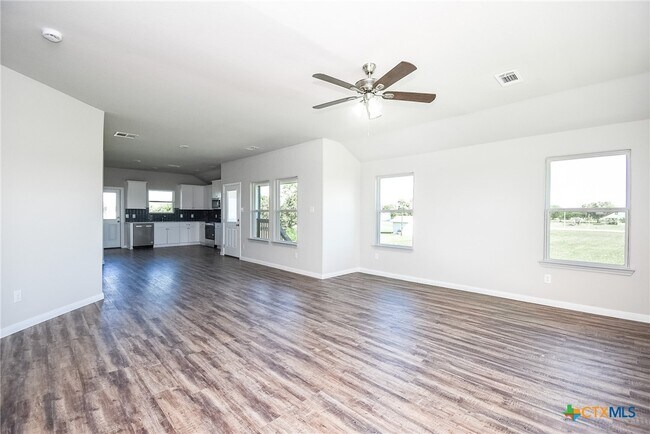 Building Photo - 544 Buckskin Dr