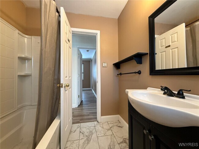 Building Photo - 52 Carol Ln