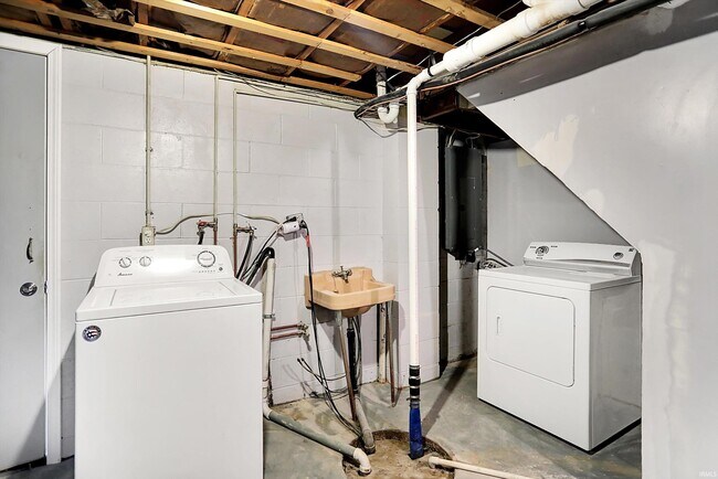 Building Photo - 2810 Limestone Dr