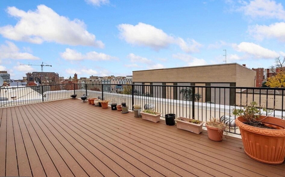 Building Photo - 1109 O St NW