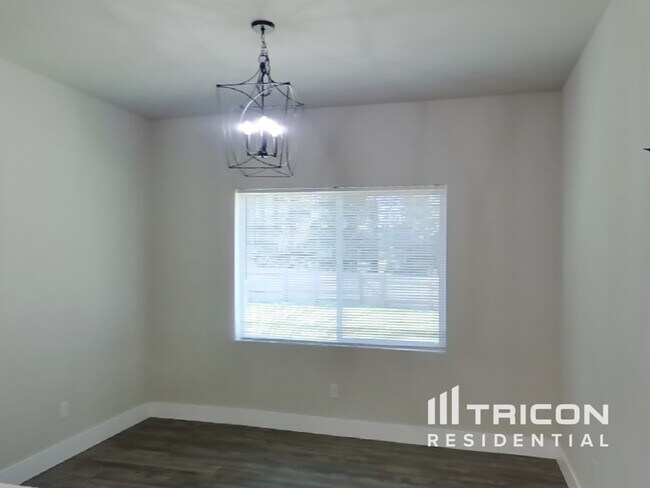 Building Photo - 5144 Victory Dr SW