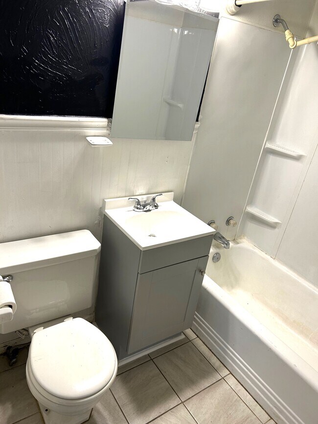 Building Photo - 4514 E 4th Pl