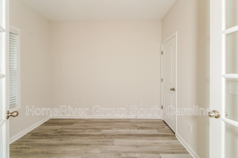Building Photo - 224 Sundrop St