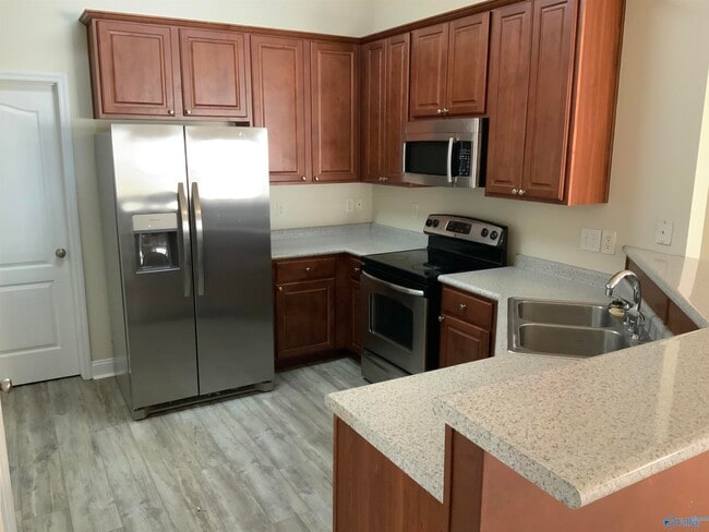 Building Photo - 285 Shadow Ct SW