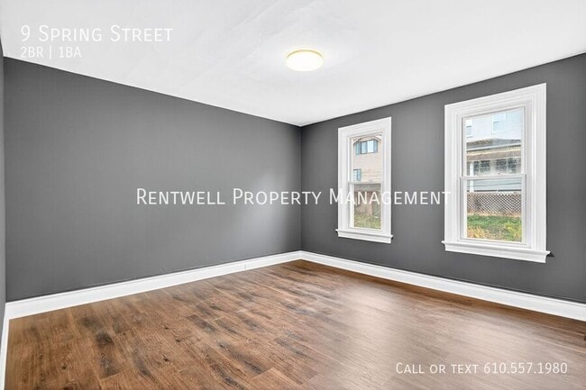 Building Photo - 9 1/2 Spring St