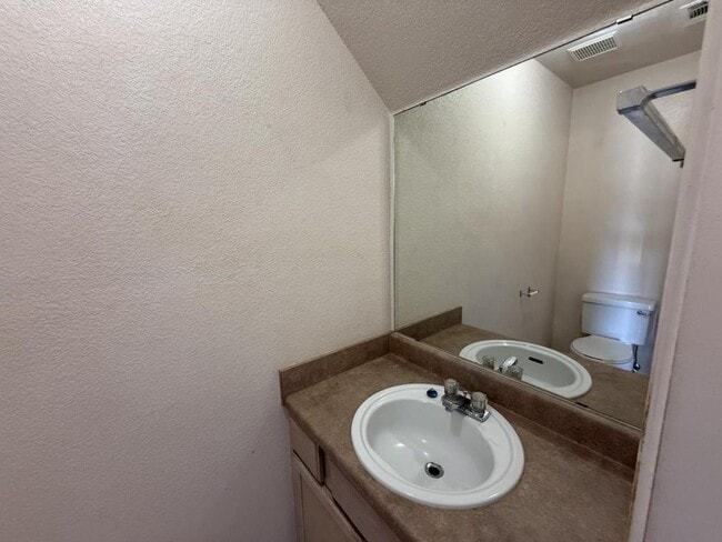 Building Photo - 2811 Cantabrian Dr