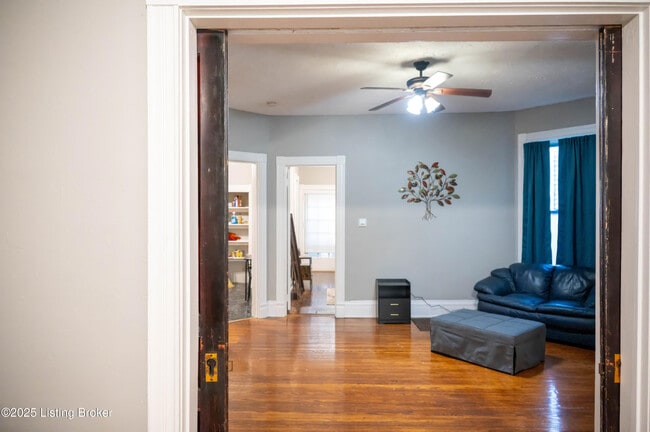 Building Photo - 1331 S Floyd St