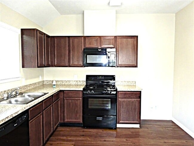 Primary Photo - 5911 Brenwood Trails Ln