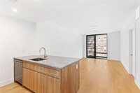 Building Photo - 264 Webster Ave