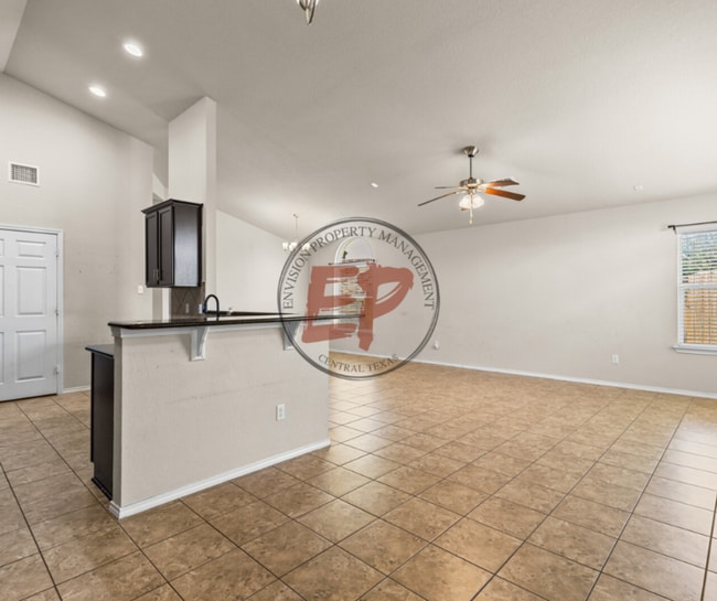 Building Photo - 6505 Vista View Dr