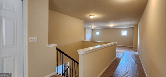 Building Photo - 525 Twelve Oaks Dr