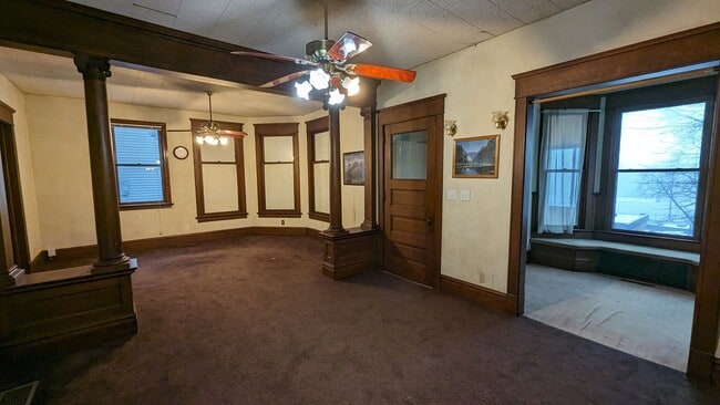 Building Photo - 707 Brady-707