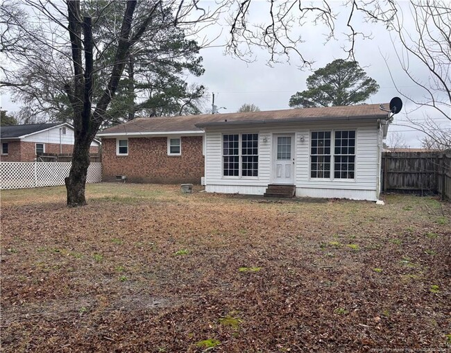 Building Photo - 2153 Redstone Dr