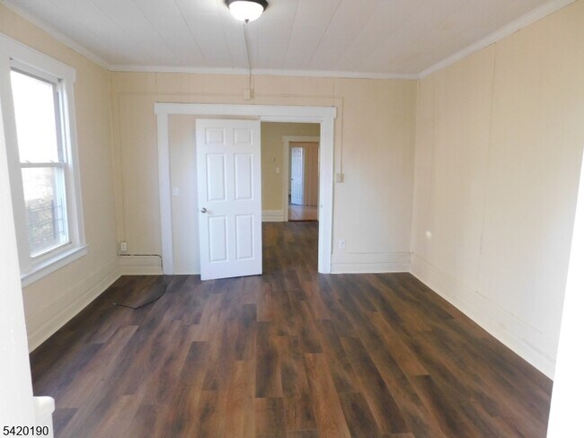 Building Photo - 282 Renner Ave