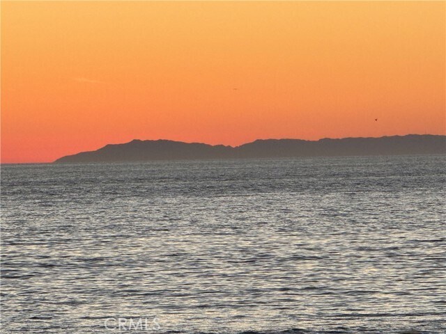 Building Photo - 26135 Victoria Blvd