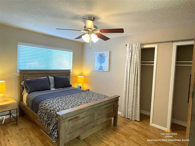 Building Photo - 1616 W 6th St