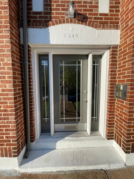 Front door entry - 3215 Halliday Ave