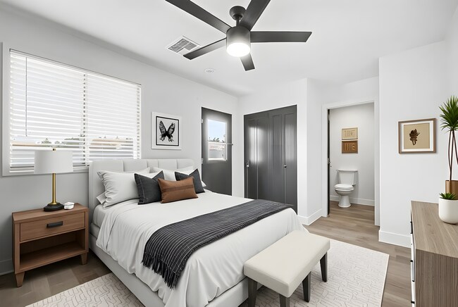 Building Photo - Tempe 5 bedroom 3 bath with pool and HUGE yard