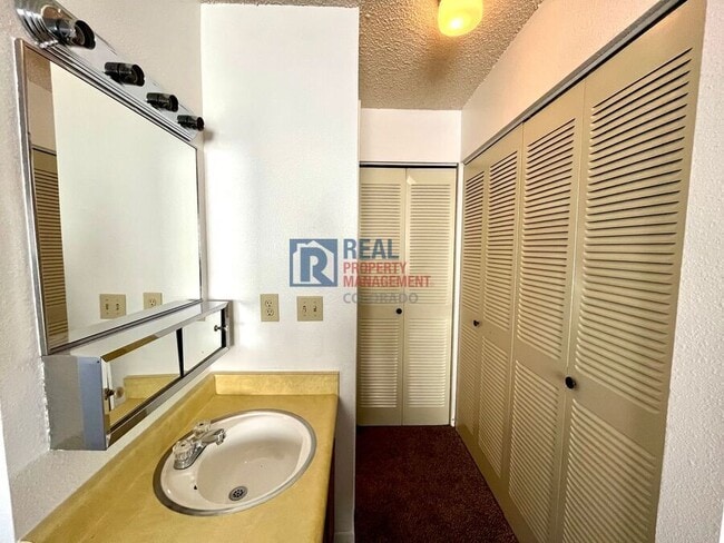 Building Photo - 5034 El Camino Dr