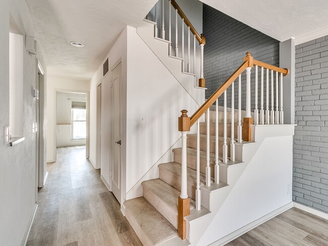 Building Photo - 3063 W Wilshire Blvd