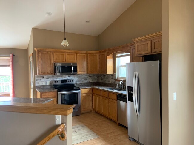 Kitchen - 13327 Longridge Ln