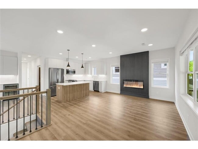 Building Photo - 5337 Drew Ave S