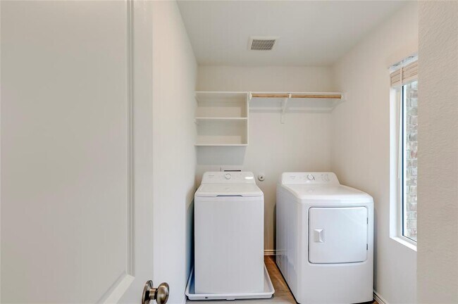 Building Photo - 18010 Cedar Waxwing Wy