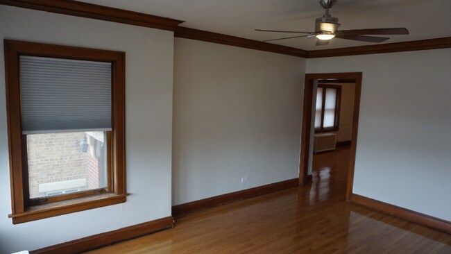 Building Photo - 5040 N Parkside Ave