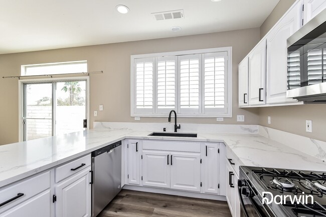 Building Photo - 2516 Silver Shadow Dr