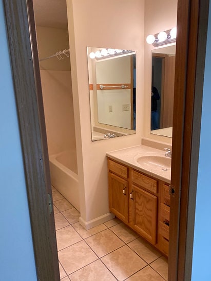 bathrooms (2) - 101 S Shafer St