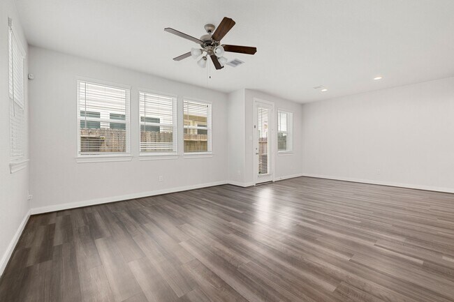 Building Photo - 9914 Brickhouse Dr