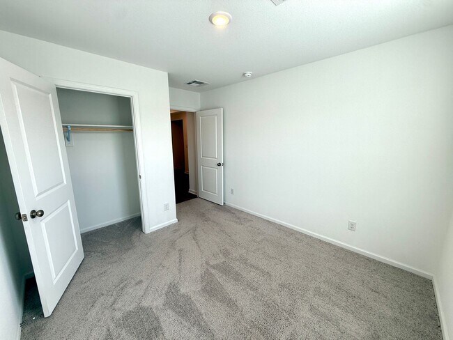 Building Photo - Modern 3BD/2BA Home Built in 2024 with Open Floor Plan, Granite Kitchen & 2-Car Garage in Twin Pa...