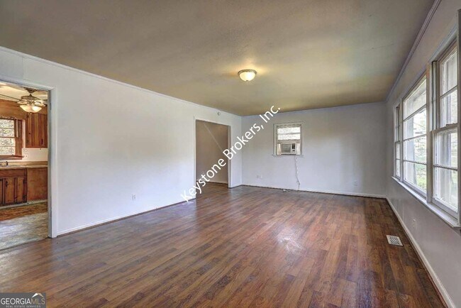 Building Photo - 4455 Fairfax Dr