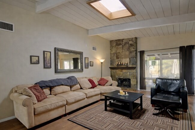 Building Photo - Spacious 3 Bed 2 Bath POOL HOUSE!! Right next to SDSU