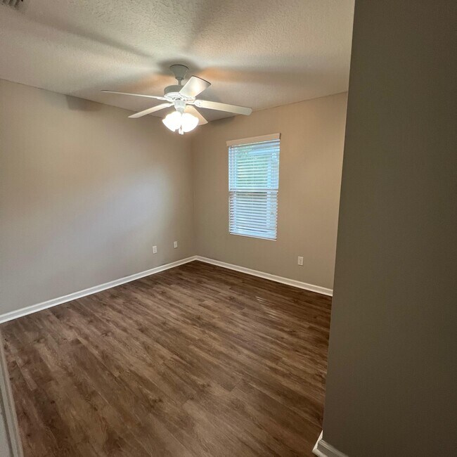 3rd Room - 4252 Adirolf Rd