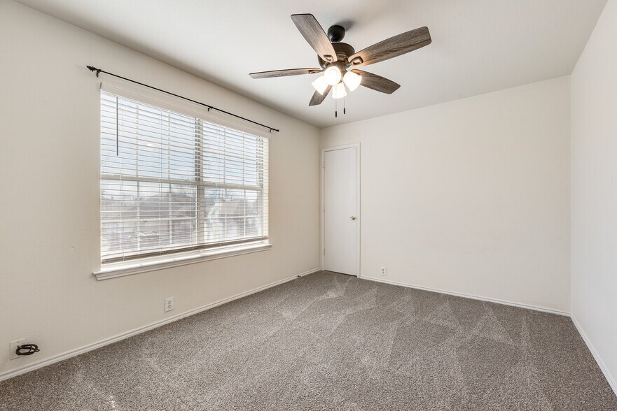 Building Photo - 4313 Hawk Ln