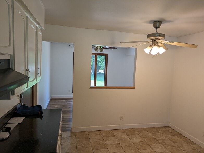 Kitchen view into dining room - 2906 Southbridge Rd